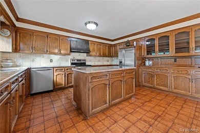 Welcome to 38219 Santa Anna Street in Clinton Township! This - photo 18