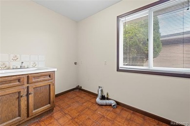 Welcome to 38219 Santa Anna Street in Clinton Township! This - photo 21