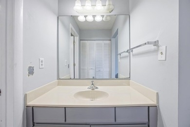 Top-floor end unit with beautiful beach views and excellent - photo 23