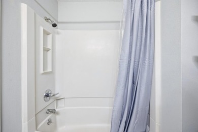 Top-floor end unit with beautiful beach views and excellent - photo 24