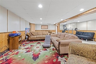 Welcome to 38219 Santa Anna Street in Clinton Township! This - photo 24