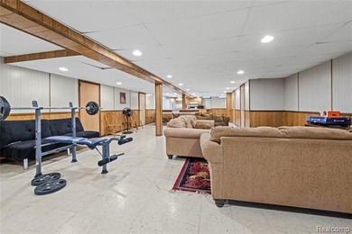 Welcome to 38219 Santa Anna Street in Clinton Township! This - photo 25