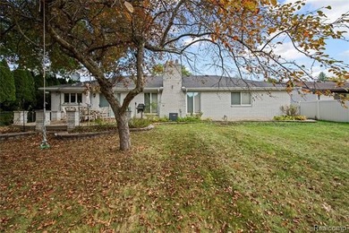 Welcome to 38219 Santa Anna Street in Clinton Township! This - photo 30