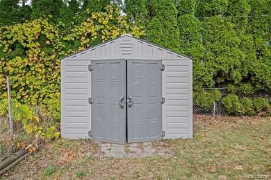 Welcome to 38219 Santa Anna Street in Clinton Township! This - photo 31