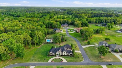 Welcome to this exceptional custom-built estate nestled on 1.92 - photo 2