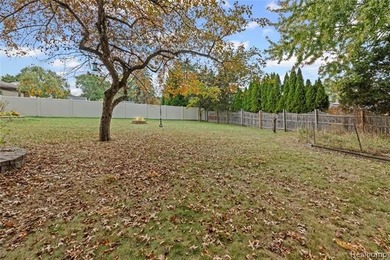 Welcome to 38219 Santa Anna Street in Clinton Township! This - photo 32