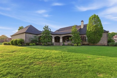 Welcome to this exceptional custom-built estate nestled on 1.92 - photo 4