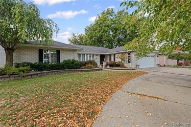 Welcome to 38219 Santa Anna Street in Clinton Township! This - photo 34