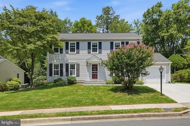 Move-in ready and meticulously renovated in sought-after Lake - photo 1