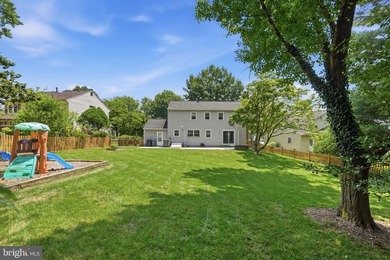 Move-in ready and meticulously renovated in sought-after Lake - photo 3