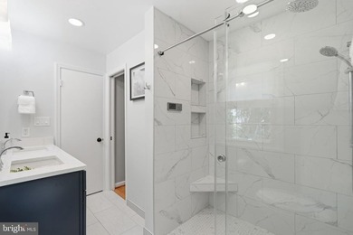 Move-in ready and meticulously renovated in sought-after Lake - photo 6