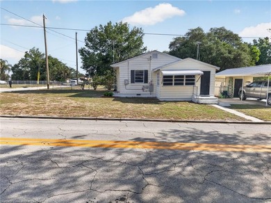 Charming 2-bedroom, 1-bath home conveniently located near - photo 6