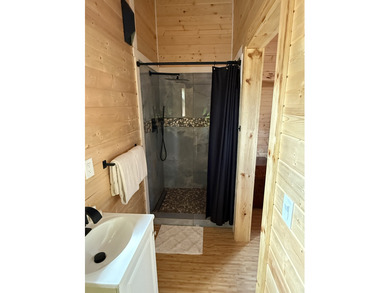 CABIN IN THE NATIVE HAWAIIAN RAIN FOREST WITH WELL-BUILT - photo 9