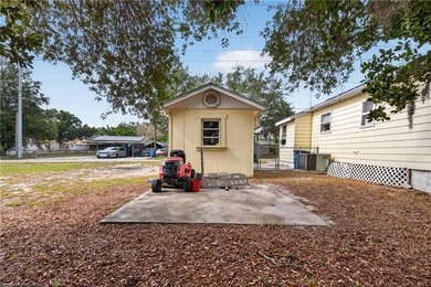 Charming 2-bedroom, 1-bath home conveniently located near - photo 9