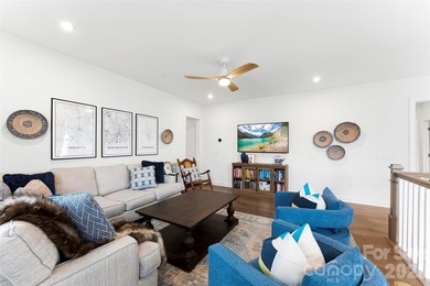 Welcome to 233 Lanyard Lane in the highly desirable McLean South - photo 23