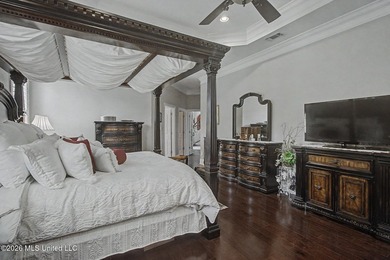 Welcome home to your own private estate! Tucked away at the end - photo 23