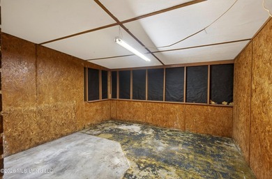 PRICED THOUSANDS BELOW APRRAISED VALUE... Located less than a - photo 24