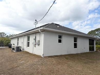Welcome to this charming 3-bedroom, 2-bath split floor plan home - photo 25