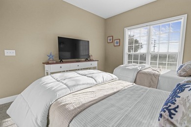 Welcome to this beautifully maintained 3-bedroom, 2-bath condo - photo 27