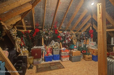 Welcome home to your own private estate! Tucked away at the end - photo 38