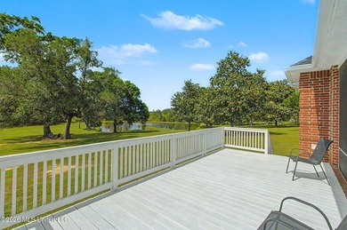 Welcome home to your own private estate! Tucked away at the end - photo 40