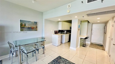Beautiful fully furnished studio with a balcony located in the - photo 7