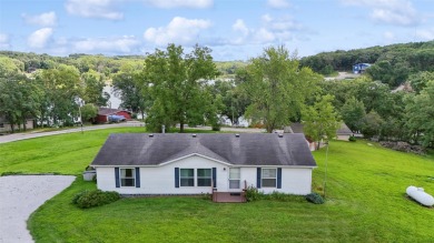 Diamondhead Lake Home For Sale in Dexter Iowa