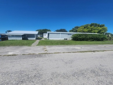 Lake Home For Sale in Okeechobee, Florida