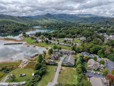 New, Affordable One Level Luxury with Deeded Boat Slip on Lake - photo 4