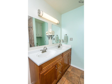Pool, cul-de-sac & steps to Lake Wichita trails! Spacious - photo 16