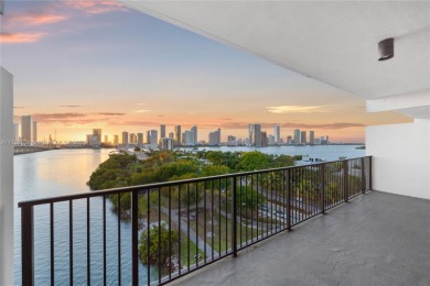 MODERN INDUSTRIAL DESIGN DUPLEX WITH BREATHTAKING MIAMI SUNSET