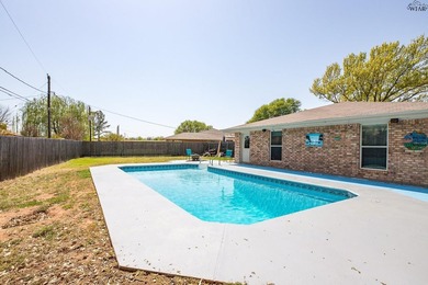 Pool, cul-de-sac & steps to Lake Wichita trails! Spacious - photo 34