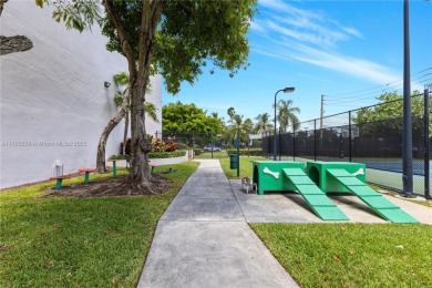 MODERN INDUSTRIAL DESIGN DUPLEX WITH BREATHTAKING MIAMI SUNSET