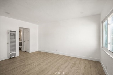 Excellent opportunity to acquire a well-maintained, fully leased - photo 4