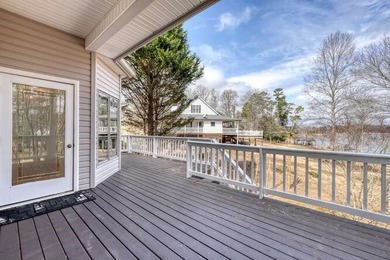 Welcome to lakeside living in the highly sought-after Notla - photo 4