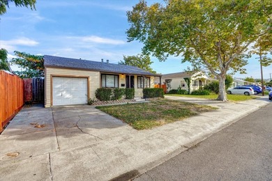 This 3-bedroom, 2-bath home offers 1,215 square feet of - photo 3