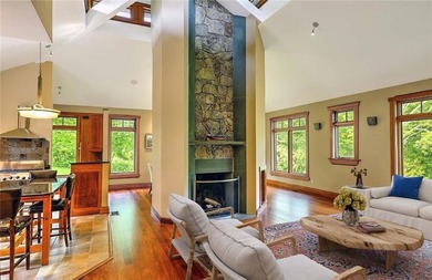 This custom-built Contemporary home designed by the world-famous - photo 18