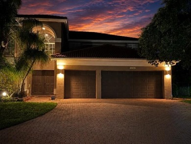 Amazing lakefront pool home tucked away on a quiet cul de sac - photo 2