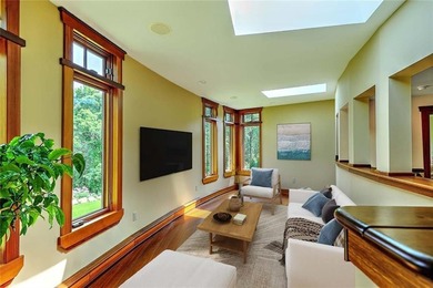 This custom-built Contemporary home designed by the world-famous - photo 27