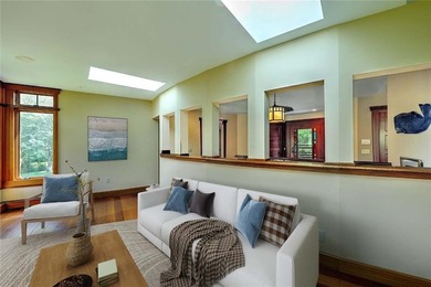This custom-built Contemporary home designed by the world-famous - photo 28
