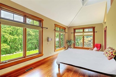 This custom-built Contemporary home designed by the world-famous - photo 29