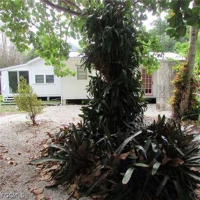 A Dream Historic property... 7.5 Acres in Bokeelia Built in 1949 - photo 2