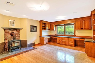 This custom-built Contemporary home designed by the world-famous - photo 32