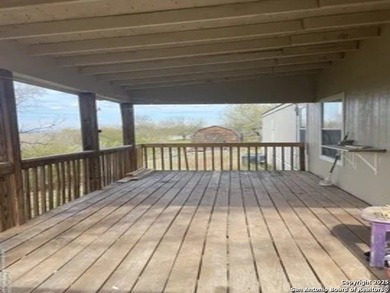 5 Acres + Single-Wide Manufactured Home in Medina Valley ISD!
