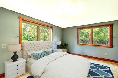 This custom-built Contemporary home designed by the world-famous - photo 39