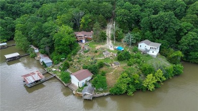 LAKE LIFE DOESN'T GET BETTER THAN THIS! Rare opportunity to own - photo 4