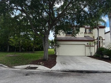 Welcome to Glen Walk! This 3-bedroom, 2.5-bath home is nestled - photo 1