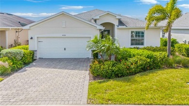 Welcome to your piece of paradise in the highly sought after - photo 1
