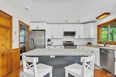 Nestled on a quiet cul-de-sac in Dogwood Estates, this spacious - photo 5