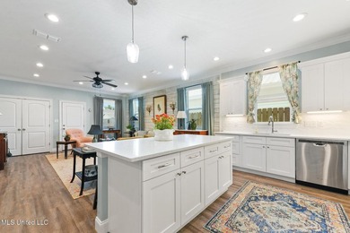 Welcome to this beautifully maintained 3-bedroom, 2-bath home - photo 8